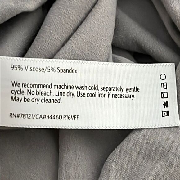 Eileen Fisher Gray Relaxed Tunic Top. NWOT SZ M - Picture 8 of 9